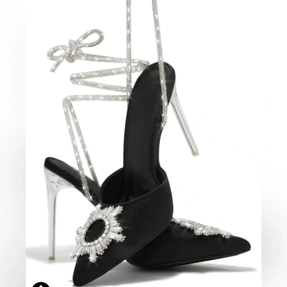 Beautiful shoes just but fit more of a size 8 than 8 1/2. Never wore the shoes. - Picture 1 of 5